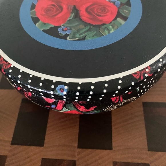Vintage Nobel Hall 5” Round Black Polka Dot Red Bow & Roses Gift Jewelry Tin - Picture 6 of 10